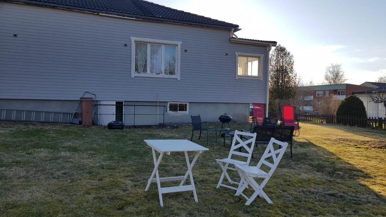 Trevligt Hus Med Egen Gard Och Fri Wifi, Emmaboda Kommun, Lindas Luaran gambar